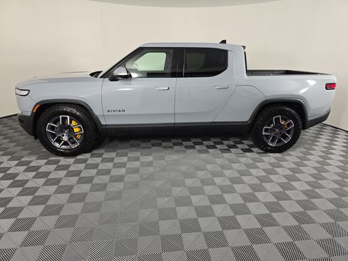 Used 2023 Rivian R1T Launch Edition image 2
