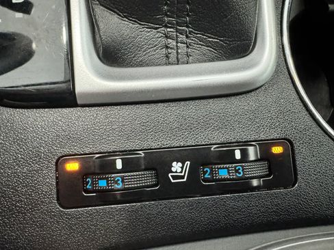 Used 2016 Toyota Highlander Limited image 41