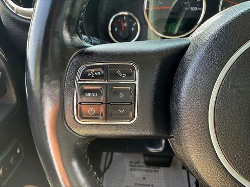 Used 2015 Jeep Wrangler Unlimited Rubicon w/ Connectivity Group AWD/4WD image 10