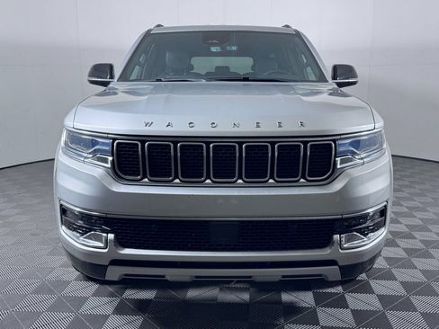 Used 2023 Jeep Wagoneer L Series II image 2