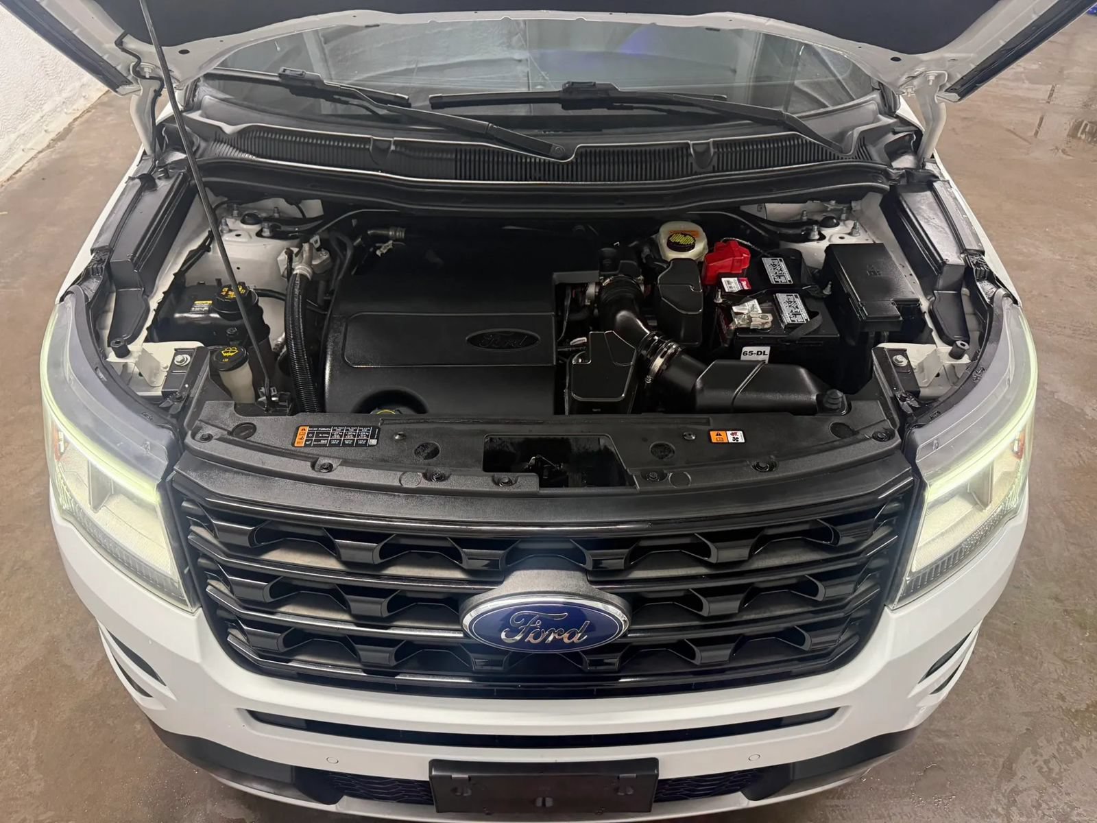Used 2017 Ford Explorer XLT w/ Equipment Group 202A FWD image 29