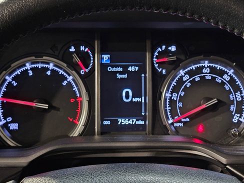 Used 2022 Toyota 4Runner TRD Off-Road Premium image 15