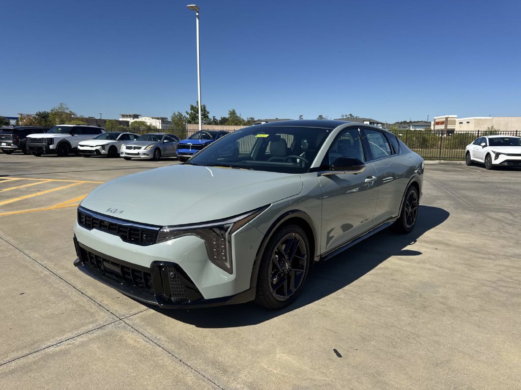New 2027 Kia K4 GT-Line Turbo FWD image 3