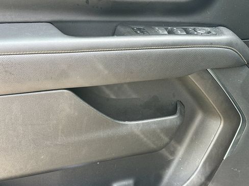 Used 2021 GMC Yukon XL AT4 w/ AT4 Premium Plus Package AWD/4WD image 7