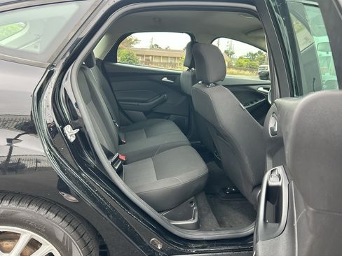 Used 2017 Ford Focus SE FWD image 26