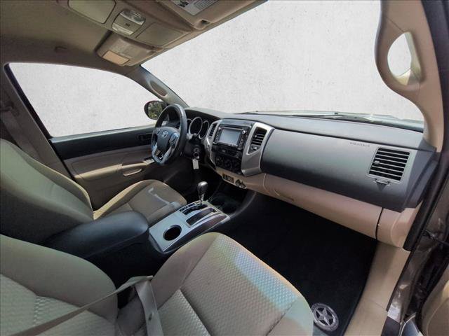 Used 2014 Toyota Tacoma PreRunner w/ SR5 Package RWD image 19