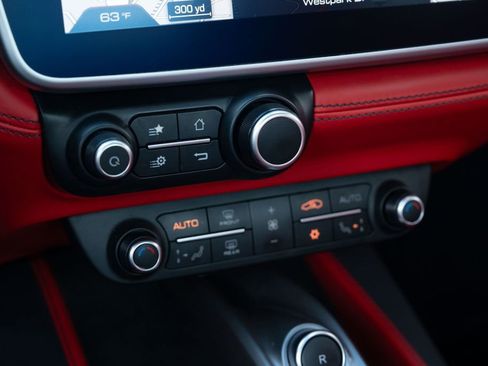 Used 2019 Ferrari Portofino image 47