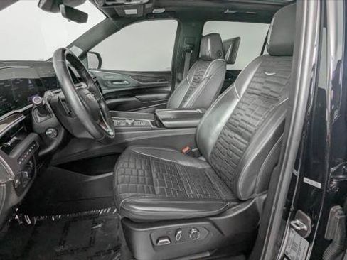 Used 2022 Cadillac Escalade ESV Sport Platinum AWD/4WD image 14