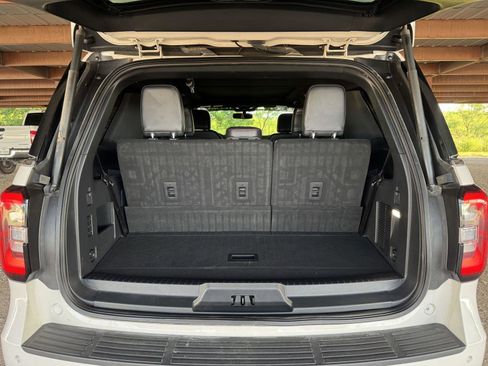 Used 2023 Ford Expedition Limited RWD image 38