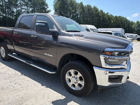 Used 2026 RAM 2500 Big Horn AWD/4WD image 5