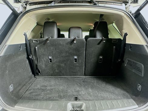 Used 2025 Nissan Pathfinder SV FWD image 29