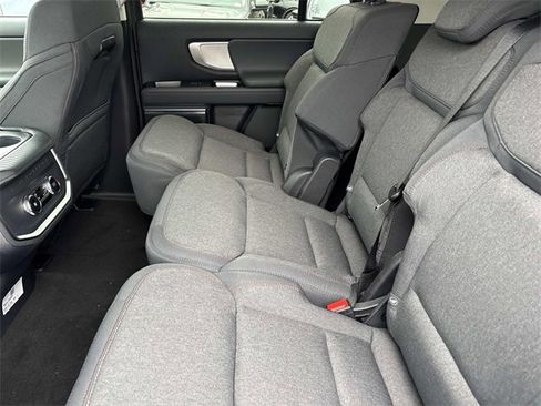 New 2025 Ford Expedition Active image 18