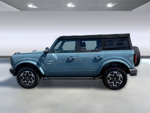 Used 2021 Ford Bronco Outer Banks image 2