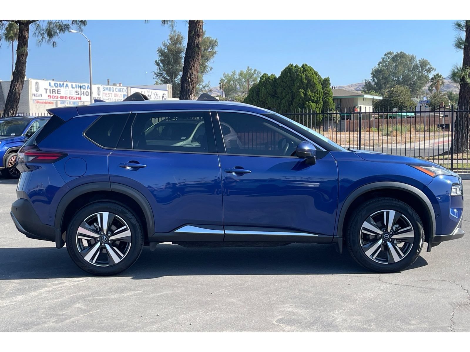 Used 2023 Nissan Rogue SL w/ SL Premium Package FWD image 7
