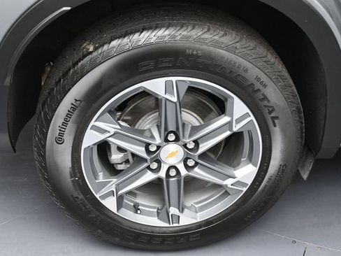 Used 2025 Chevrolet Blazer LT FWD image 5