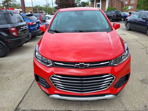 Used 2020 Chevrolet Trax LS w/ Tint and Cruise Package FWD image 2