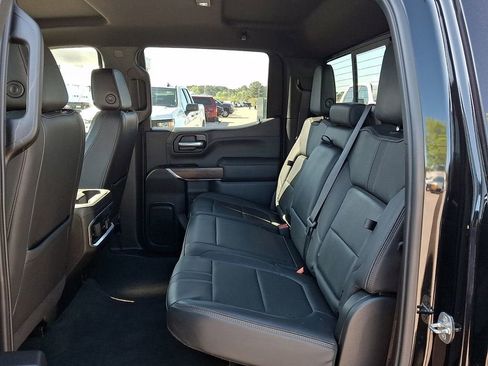 Certified 2022 Chevrolet Silverado 1500 High Country w/ Technology Package AWD/4WD image 11
