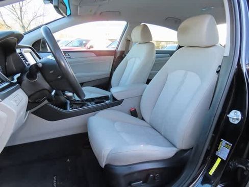 Used 2019 Hyundai Sonata Plug-In Hybrid image 14