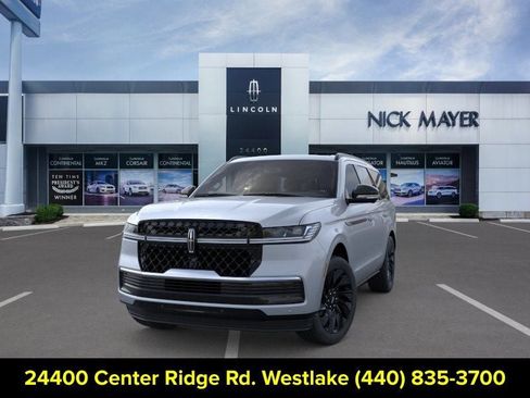 New 2026 Lincoln Navigator Reserve w/ Jet Appearance Package AWD/4WD image 2
