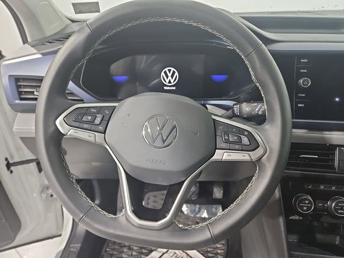 Used 2024 Volkswagen Taos SE image 16