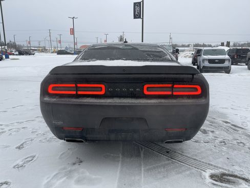 Used 2017 Dodge Challenger GT w/ Driver Convenience Group image 4