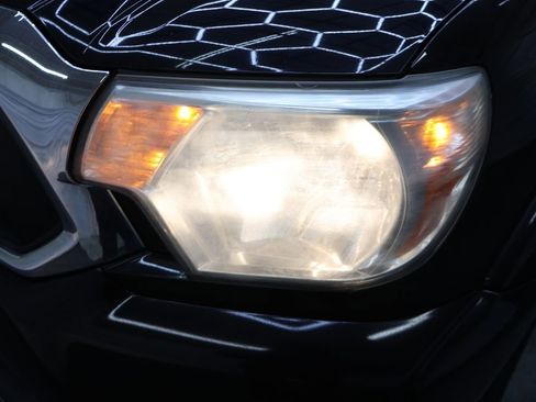 Used 2015 Toyota Tacoma Base w/ SR5 Package image 26