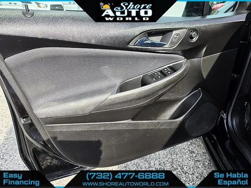 Used 2017 Chevrolet Cruze LT w/ Convenience Package FWD image 11