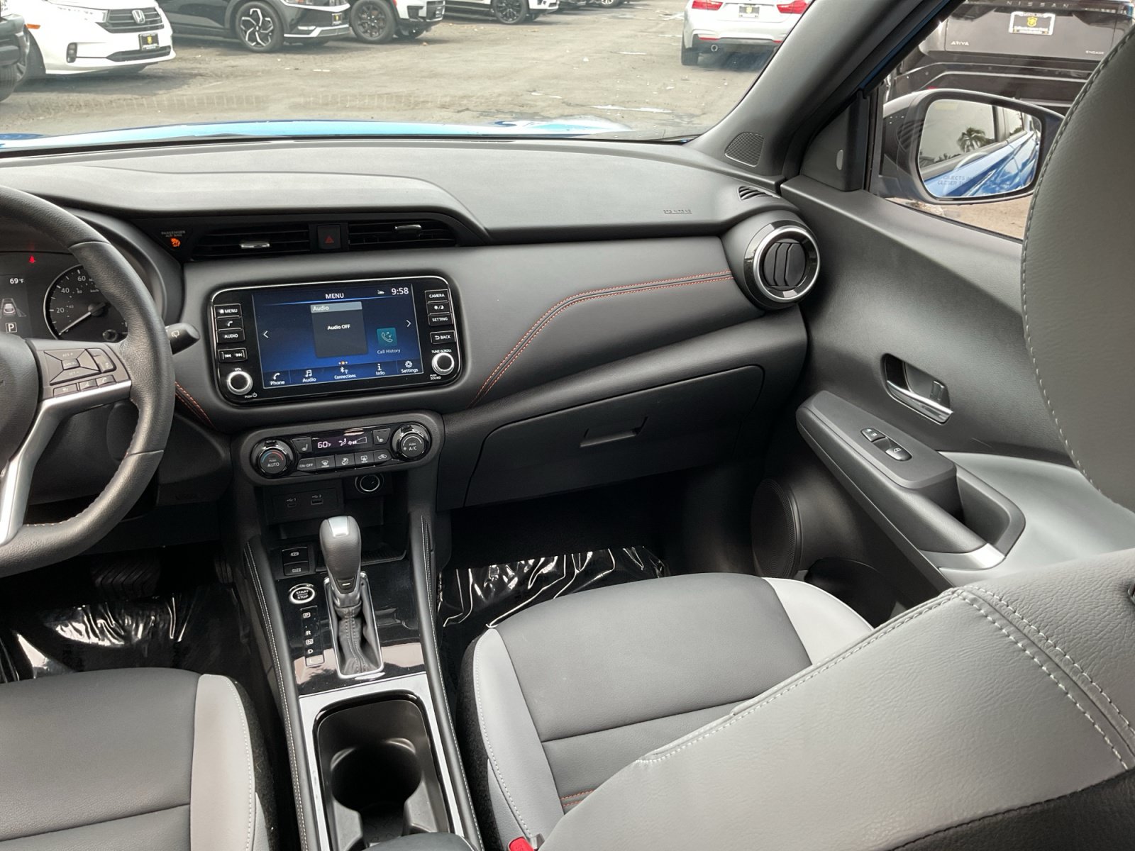 Used 2023 Nissan Kicks SR w/ SR Premium Package FWD image 16