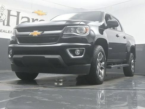 Used 2020 Chevrolet Colorado Z71 w/ LPO, Premium Interior Package image 4