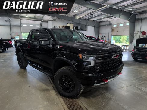 Used 2023 Chevrolet Silverado 1500 ZR2 w/ Technology Package AWD/4WD image 1