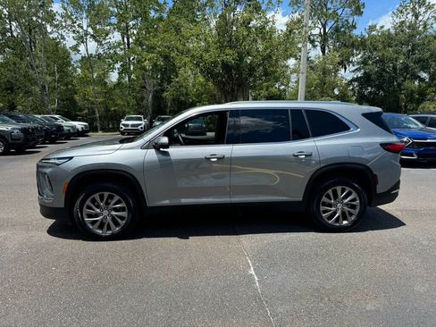 Used 2026 Buick Enclave Preferred FWD image 2