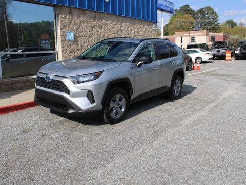 Used 2022 Toyota RAV4 LE image 3