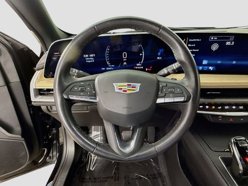 Used 2024 Cadillac XT4 Luxury FWD image 13
