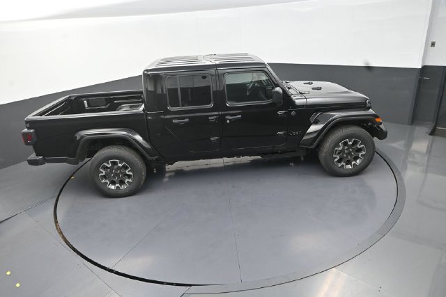 New 2026 Jeep Gladiator Sport AWD/4WD image 17
