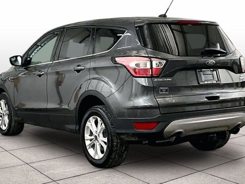 Used 2017 Ford Escape SE image 10