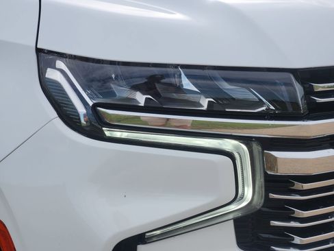 Used 2023 Chevrolet Suburban Premier RWD image 11