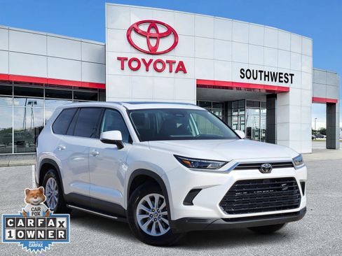 Used 2025 Toyota Grand Highlander AWD image 1