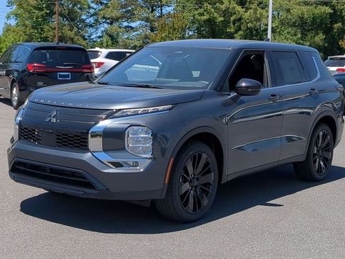 New 2026 Mitsubishi Outlander LE FWD image 7