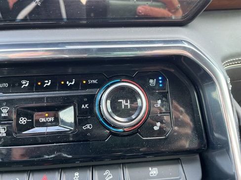 Used 2024 GMC Sierra 1500 Denali Ultimate AWD/4WD image 27