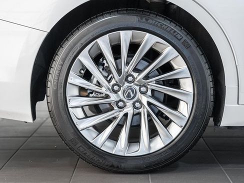 Used 2023 Lexus ES 300h w/ Luxury Package image 15