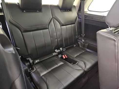 Used 2018 Land Rover Discovery SE AWD/4WD image 37