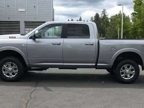 Used 2022 RAM 3500 Laramie AWD/4WD image 5