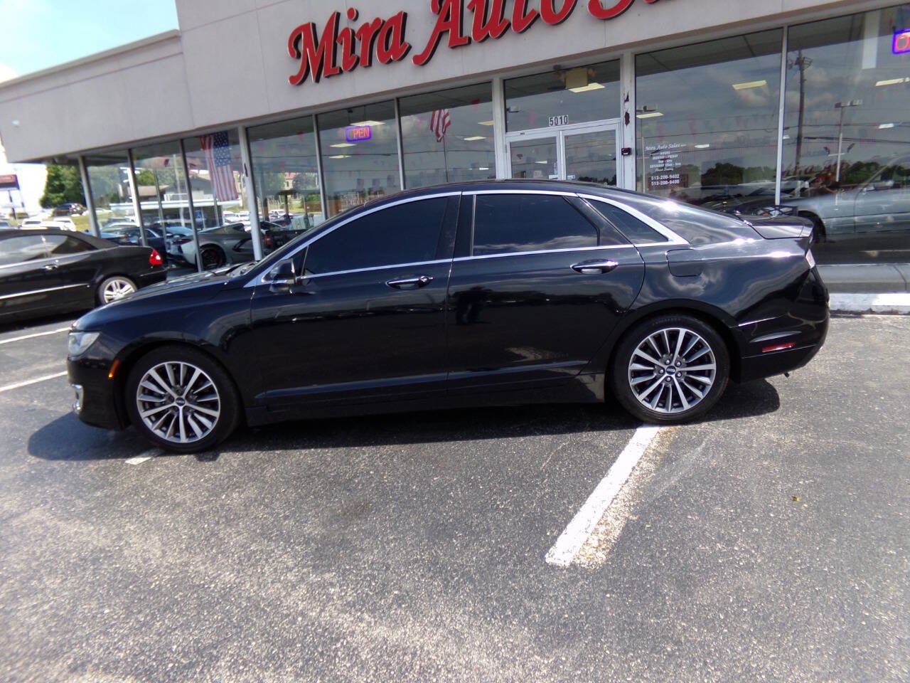 Used 2017 Lincoln MKZ Premiere FWD image 2