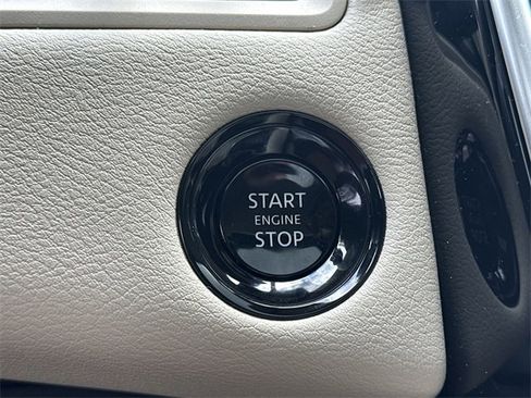 New 2025 Nissan Armada Platinum Reserve image 7