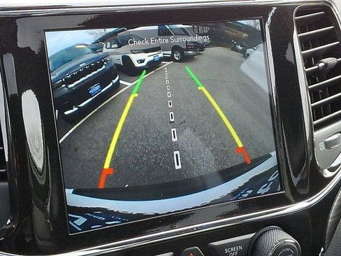 Certified 2022 Jeep Grand Cherokee Laredo X image 24