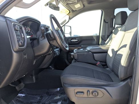 Certified 2022 Chevrolet Silverado 3500 LT w/ Convenience Package image 16