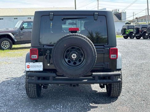Used 2017 Jeep Wrangler Unlimited Sport w/ Connectivity Group AWD/4WD image 3