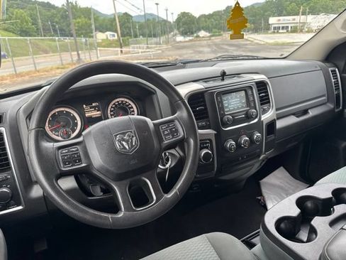 Used 2019 RAM 1500 Classic SLT RWD image 12