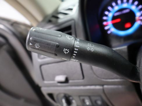 Used 2011 Ford Fusion SE image 33