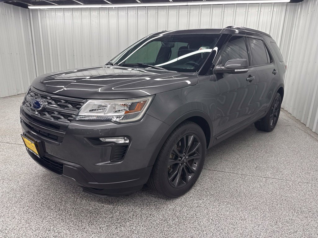 Used 2019 Ford Explorer XLT w/ Equipment Group 202A FWD image 3